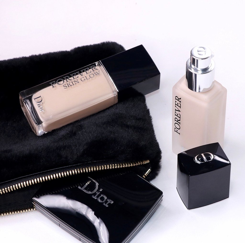 Dior Diorskin Forever Fluid Foundation Glowing N 2N Neutral Glow 30 ml #44 Dior Diorskin Forever Fluid Foundation Glowing N 2N Neutral Glow 30 ml